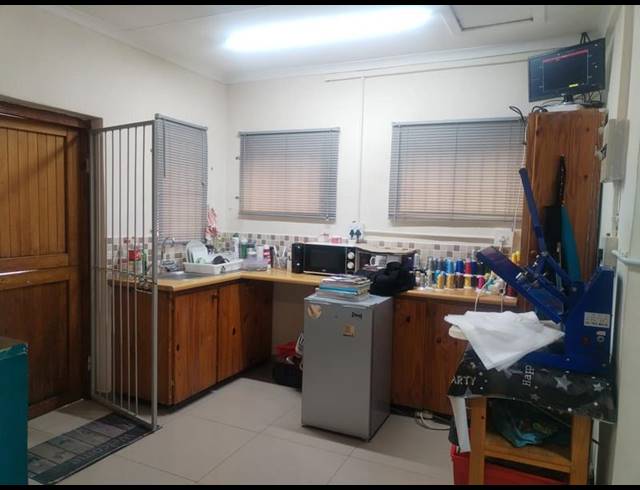 OFFICE PROPERTY TO RENT IN SCOTTSVILLE